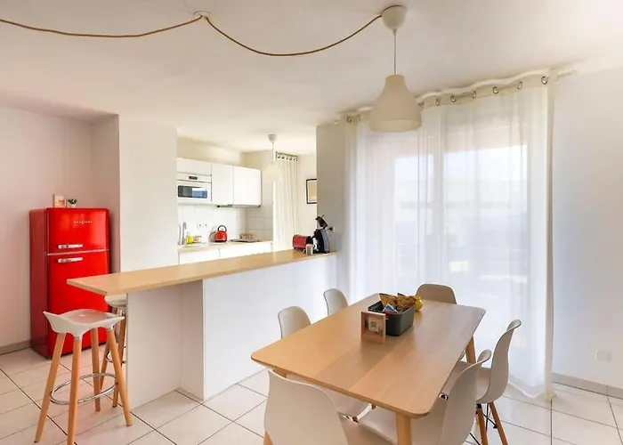 Au Bord Du Canal, Calme Et Lumineux *